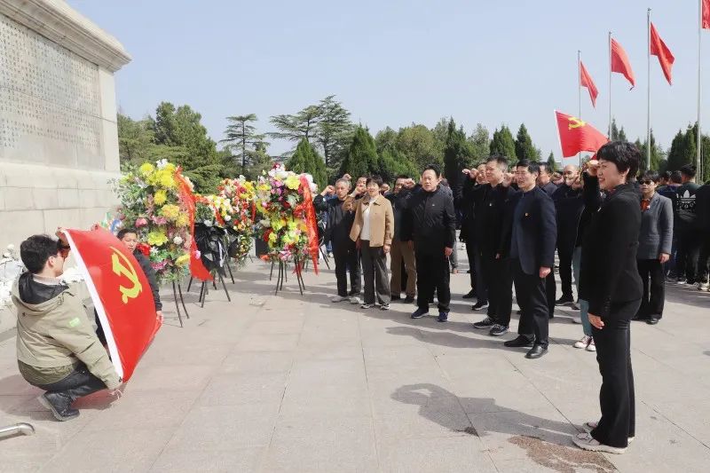 3.29清明双堆.jpg