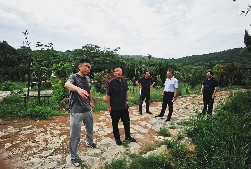 巡林照片.jpg